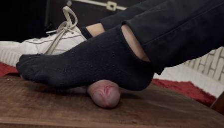 Princess Mandy - Footjob Stinky Feet