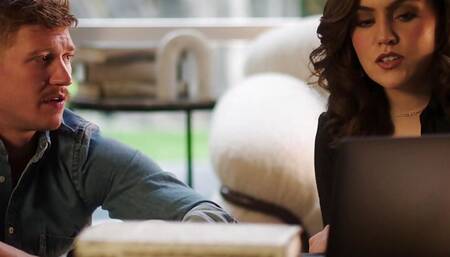 VIXEN Naughty & gorgeous Freya knows how to her man