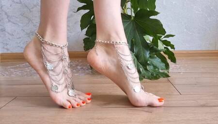 Tiptoe with beautiful anklets
