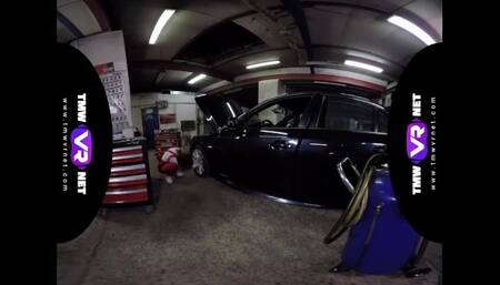 TmwVRnet - Cute Female Mechanic Plays Solo in the Car Service