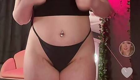 BEAUTIFUL BLONDE SHOWS CURVY BODY