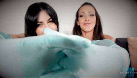 Nyxon & Slyyy Satin Glove POV HOM HD 720p MP4