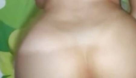 I give the Iranian bitch hard in her ass until I cum inside her