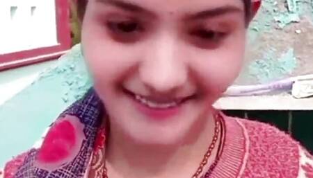 Indian sexy girl recorded video of cleaning her pussy hair on camera. Indian virgin girl Reshma bhabhi