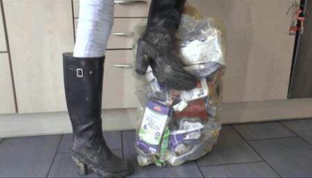 Trash bag crushing 24