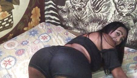 TRAVESTI CON GRAN CULO