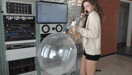 Natalia Blows Up a Plastic Deco Bubble (MP4 - 1080p)