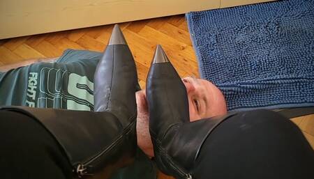 To torture my slave's tongue with my delicious soles