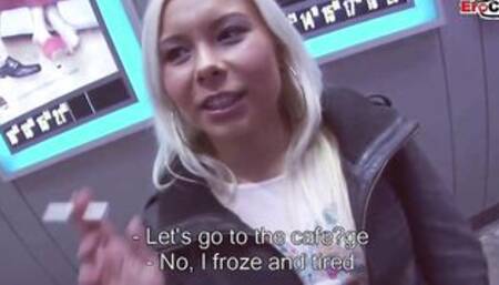 Blonde with small hooters fuck in the booty at the first date