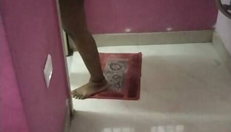Tamil wife showing pussy and finguring herself hot