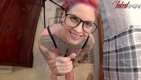 Tattooed babe Ava Minx sees what's cumming