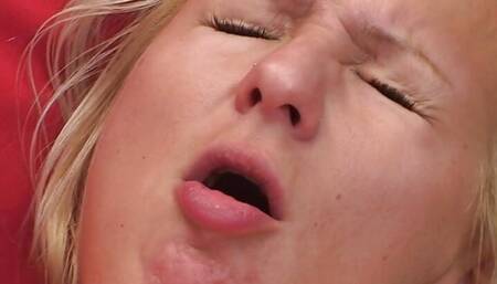 Immerse yourself in seconds with this talented blonde