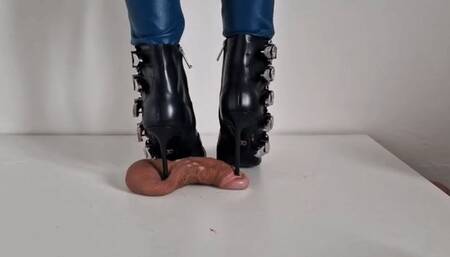 Lady Latisha - CBT Trample Board - DSQUARED2 Leather Ankle Boots in Black - UHD 4K