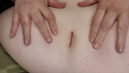 Fucking my deep ssbbw belly button with a vibe