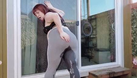 Outdoor Pantswetting BBW Sneeze Pees *HD