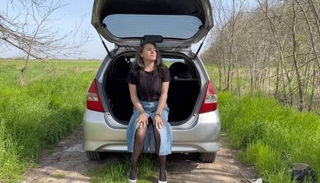 Hot jumping in the car mpg