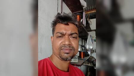 I have no wife, i have hand for sex.