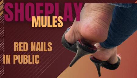 Dangling, jeans, mules and arched feet on the train