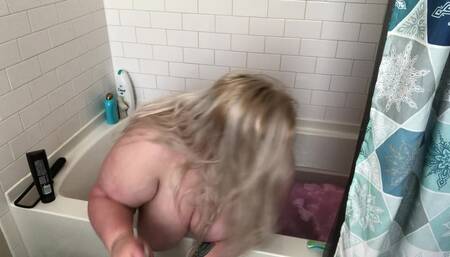 Cookies in the bathtub