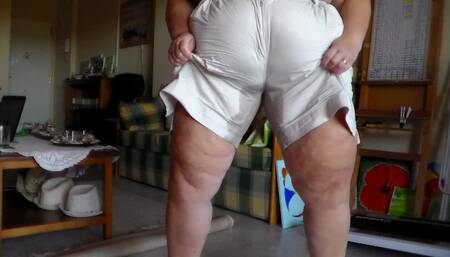 Jen is Peeing it all in her Shorts