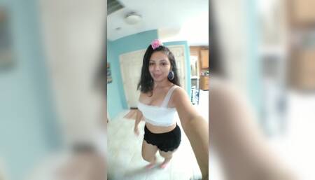 Hanging out in the kitchen, what to do? when in doubt twerk :)