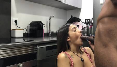 The beautiful Penelope invited me to the kitchen but it was not to eat!!