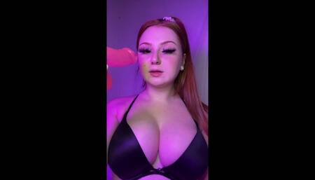 watch me fuck my mouth and big tits ????