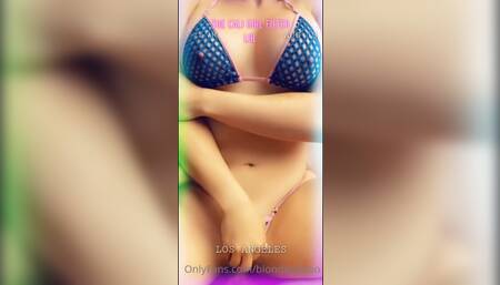 Getting the last bit of use out of wearing bikinis here in LA. ???? damn heat wave haha. This one is so revealing that I knew I could tease my boyfriend into fucking before we left for the beach.