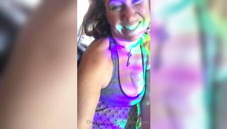 Oooh damn I look hot! ???? ???? ???? ????  ???? my dark hairy pussy looks amazing! My sweat is evaporating!