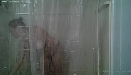 Nothing to see here...Just taking a shower...there is some dancing and singing..not great singing but I'm in a good mood.  Happy Monday!