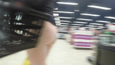 Boner at first sight ???? My sinful curves in nude leggings at the mall