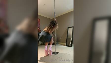 Here’s an explicit pole video for you guys! It’s not perfect but I had sooo much fun wearing my boots and able to dance freely ???? y’all are gonna get many moreee of these, just wait ????\n\n???? - Versace o...