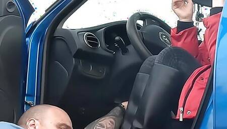 Easy rest in the car and cleaning soles with a tongue in the open air