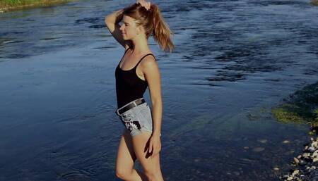 Vanesa The Rivers Girl - MetArt