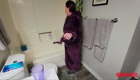 Minx's Pampered Bath Time (MP4 Format)