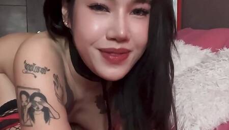 (LEAK) of model Scarlett Bee in red latex outfit deepthroats and fucks herself with her favourite toy