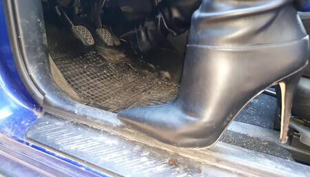 Fast Crazy Revving Mazda in Guess Leather High Heels WMV