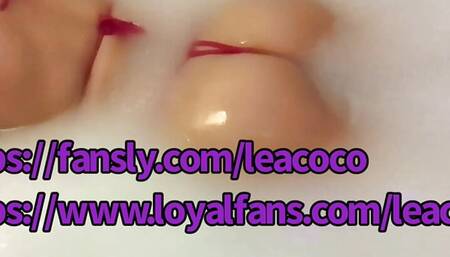 Lea girl farting wet in buth right to your mouth in slingkini