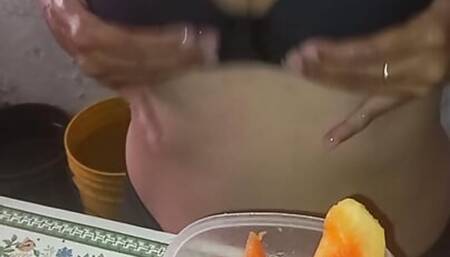 who wants to eat my papaya and my ass