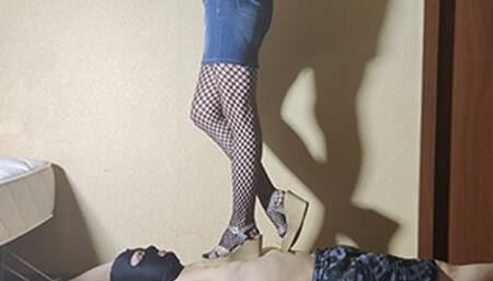 Handcuffed Carpet Under Lady Mara (4K)