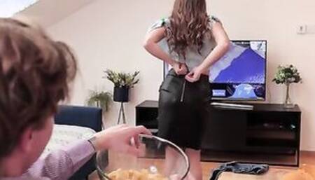 Stepsister Wants My Attention - S26:E2