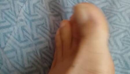 feet runs out of sock so you can see it