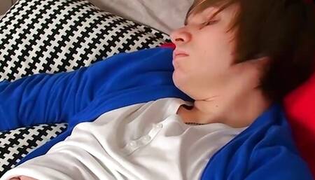 Cute emo twink Jason Andrews cums while masturbating solo