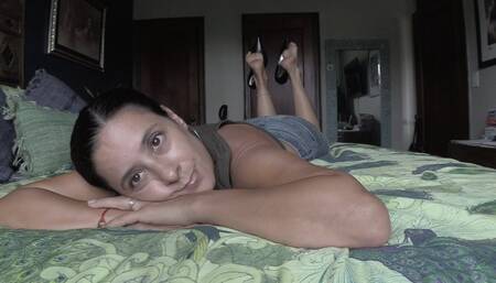 IN THE POSE SHOE DANGLE - Jamie Daniels - POV, The pose, Shoe Dangling - MP4