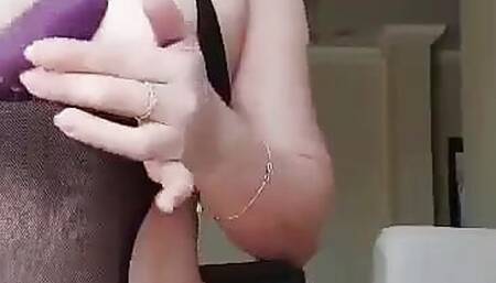 My 1st time using vibrator!wet pinay