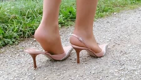 rpa23 Victoria in her stiletto slingbacks (mp4-HD)