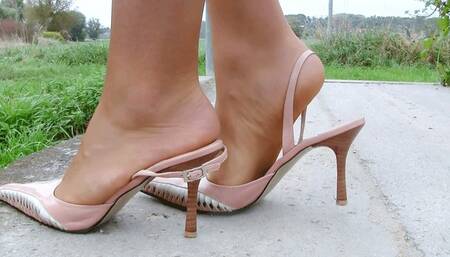 rpa23 Victoria in her stiletto slingbacks (mp4-FHD)