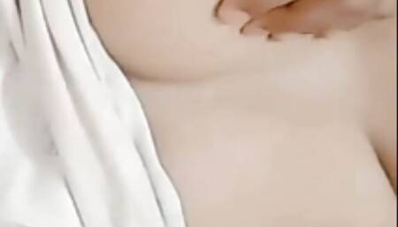 Tamil girl vintha show big black tits and press boobs