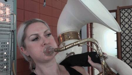Sydney Tries Out the Sousaphone (MP4 - 720p)