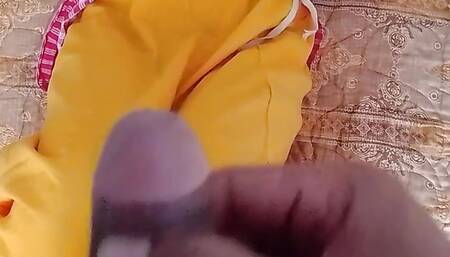 Bhabhi devar ko sote hu pela